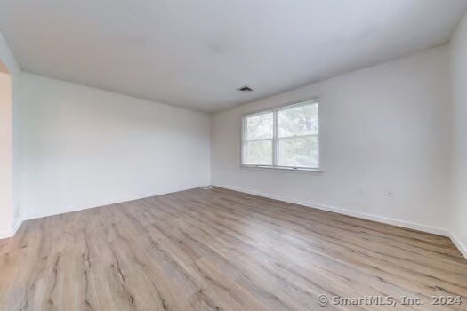 Building Photo - 54 Oak St