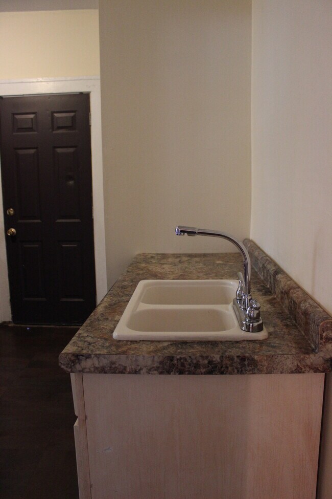 Building Photo - 2035 N Pennsylvania St