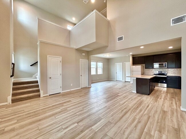 Building Photo - 202 Elm Br Trl