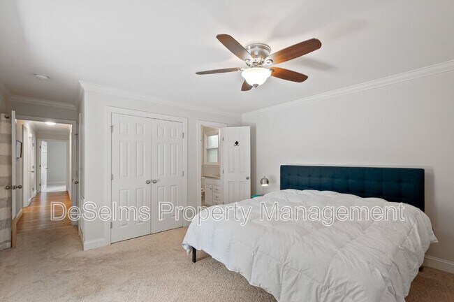 Building Photo - 819 Chrisman Dr