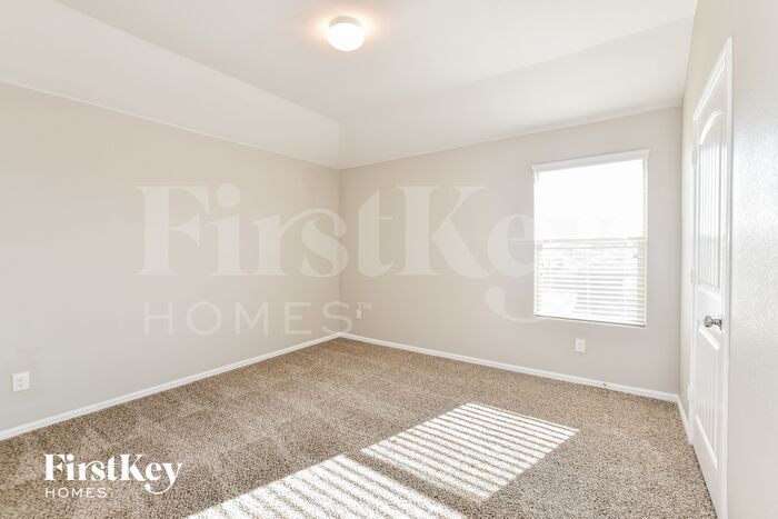 Building Photo - 625 Stanmire Lake Trl