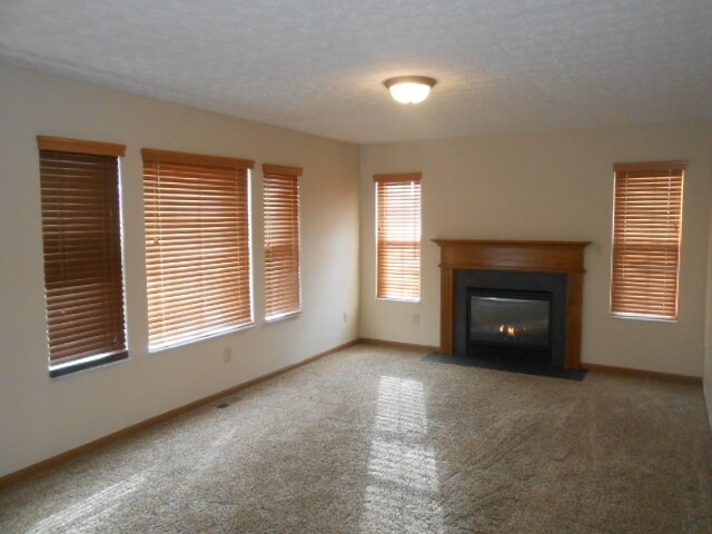 Building Photo - 206 Aston Ct