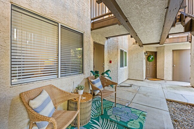 Building Photo - Beautifully Updated 2 Bed/2 Bath in Guard-Gated Ritz Pointe Community!