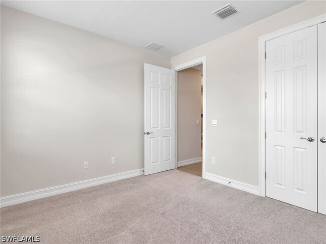 Building Photo - 28029 Sanibel Sands St
