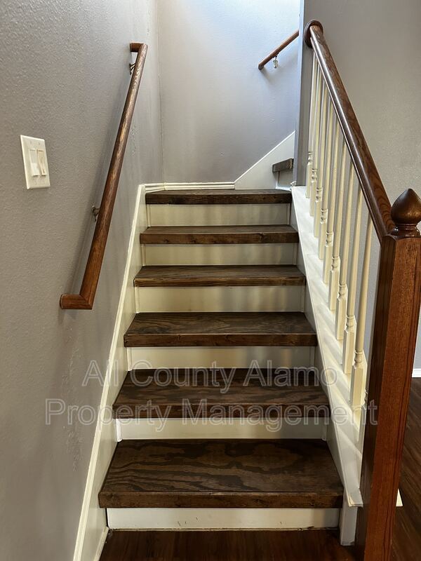 Building Photo - 312 Silver Wing