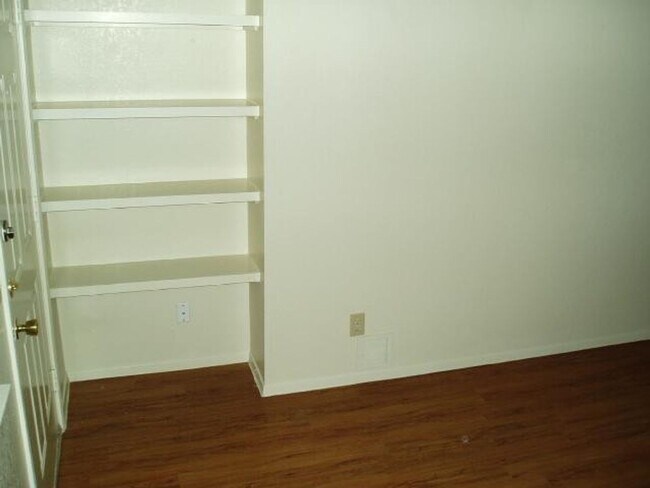 Building Photo - Cottonwood