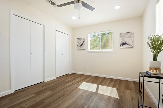 Building Photo - 4913 Hawk Cv