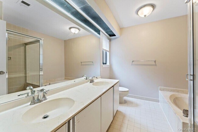 Building Photo - 277 Vista Dr