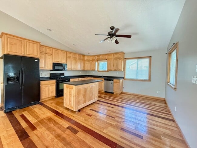 Building Photo - 3 Bedroom, 2 Bath Ranch Home - Move-In Ready!