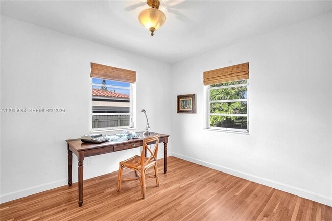 Building Photo - 2420 SW 21st Ave