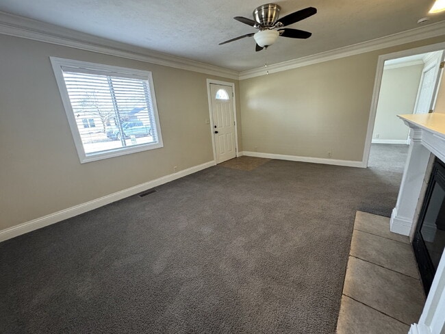 Building Photo - CHATHAM CHARM?! YES, PLEASE.