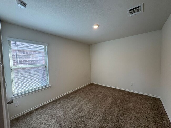 Building Photo - 1221 Acacia Dr