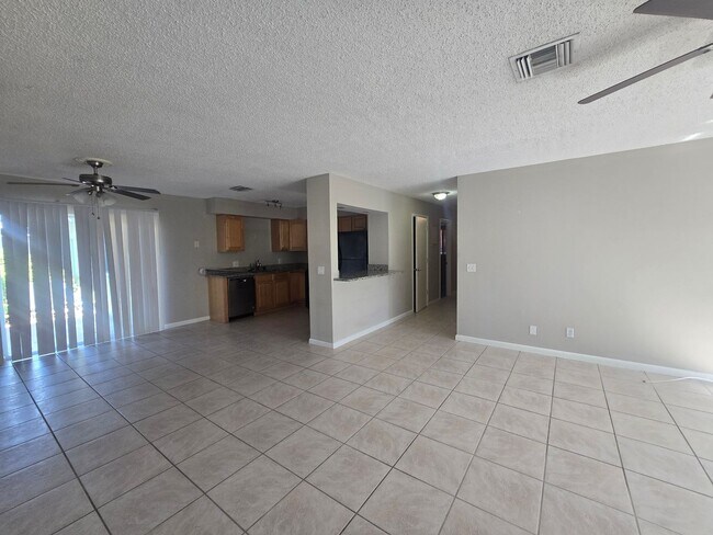 Building Photo - Condo for rent