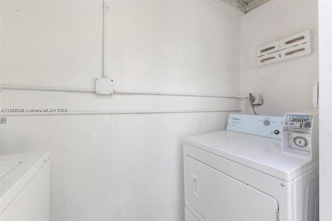 Building Photo - 421 75th St