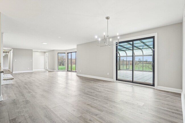 Building Photo - 1406 Busse Rd