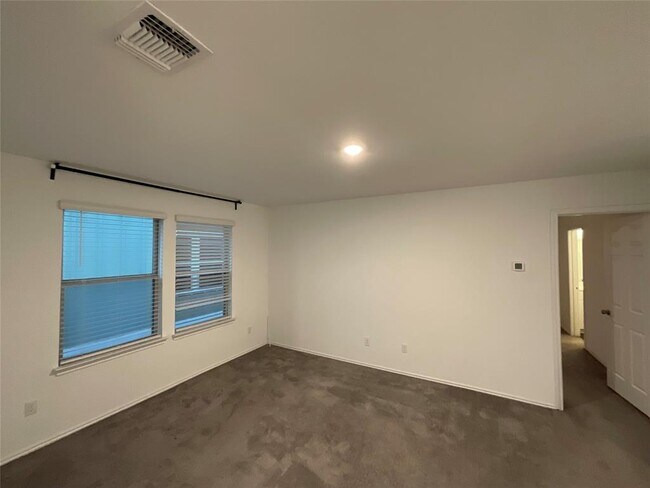 Building Photo - 128 Banyon Dr