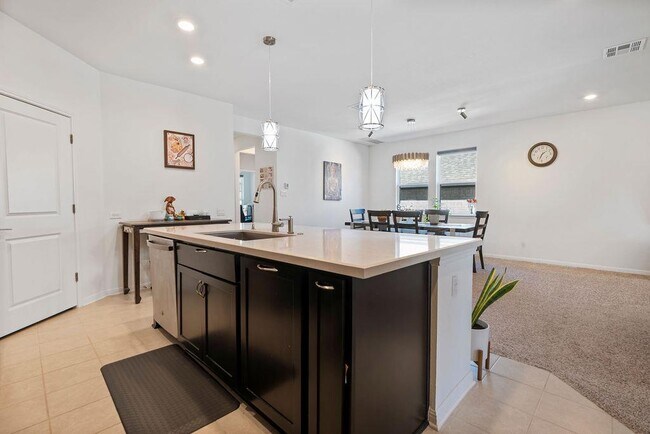 Building Photo - 232 Barton Oak Trl