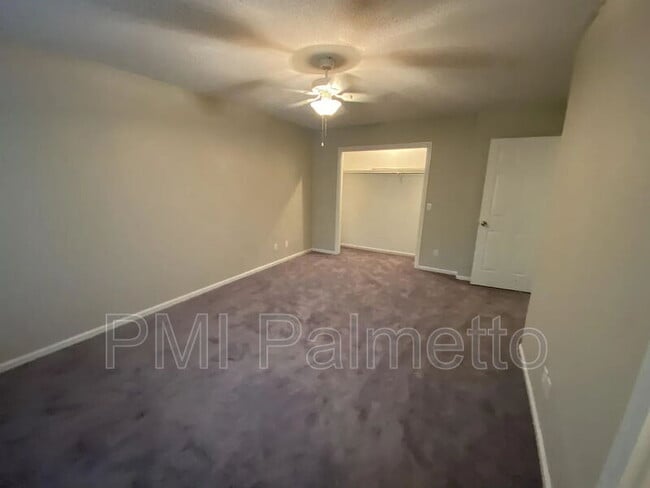 Building Photo - 33 Chestnut Ferry Rd