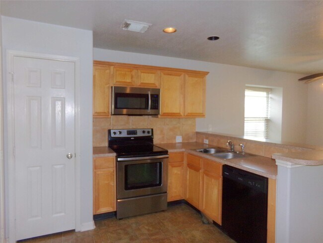 Building Photo - 16810 Deck Ct