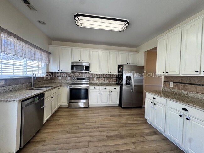 Building Photo - 338 Luke Meadow Ln