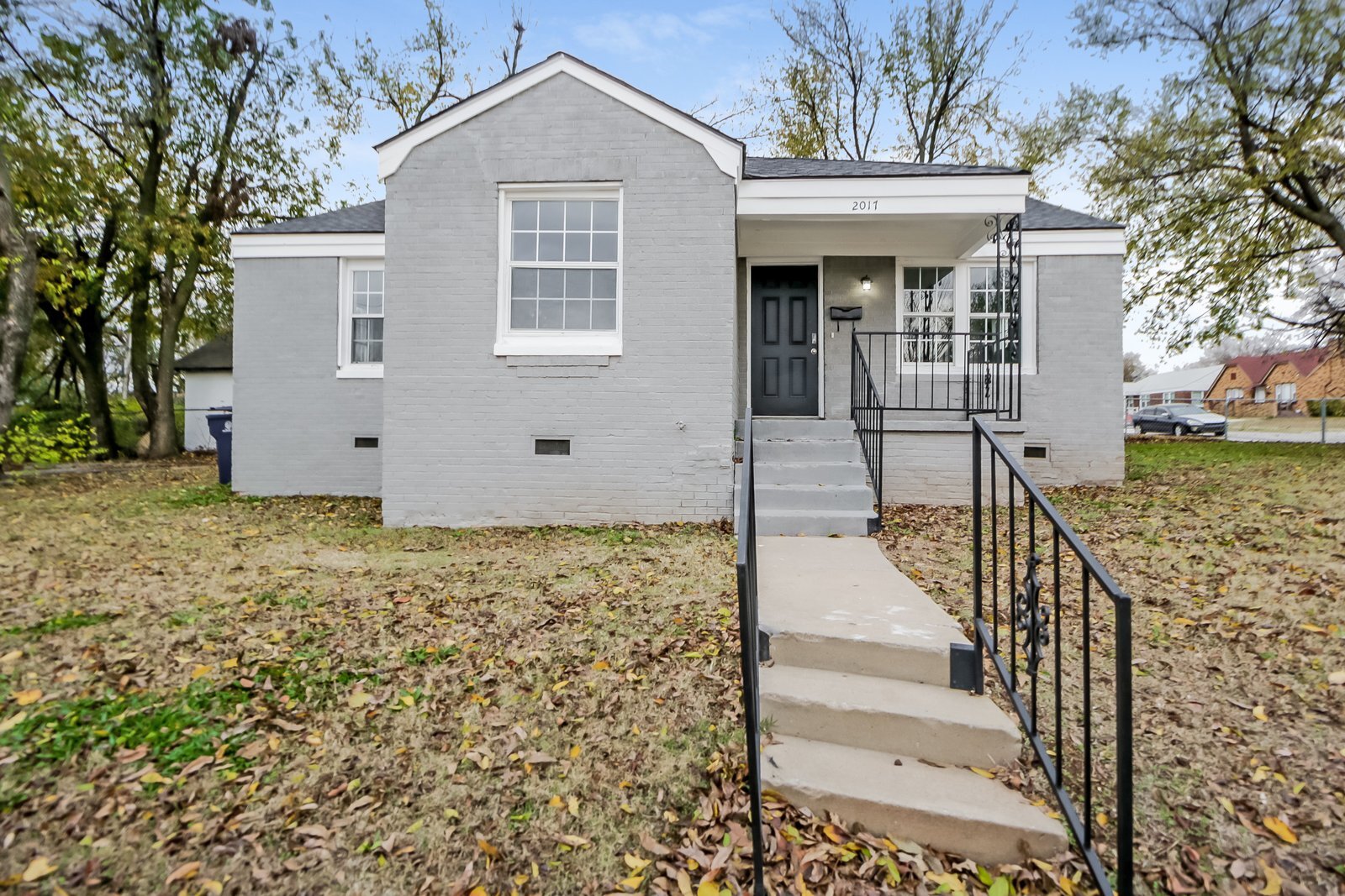 Building Photo - 2017 Miramar Blvd