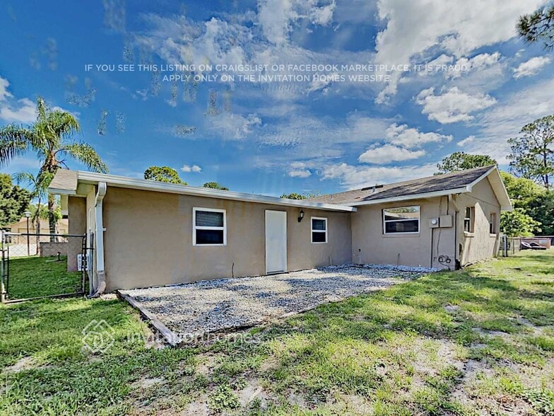 Building Photo - 114 Fairway Ten Dr