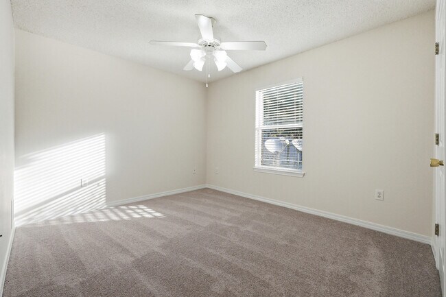 Building Photo - 4227 Shadow Ln