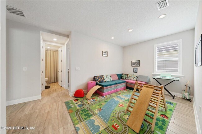 Building Photo - 10300 Silverbrook Trl