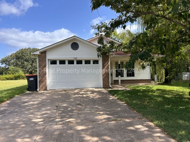 Building Photo - 1908 Cherrybark Dr