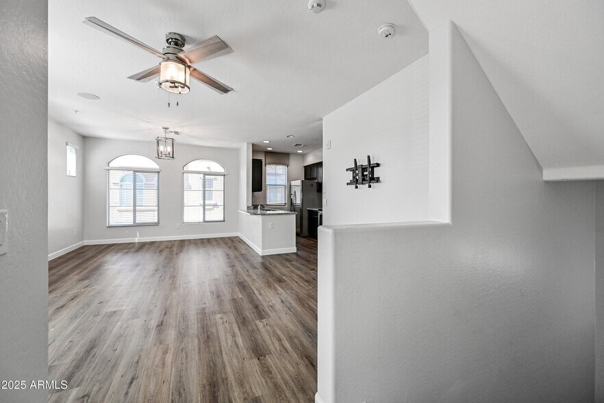 Building Photo - 240 W Juniper Ave