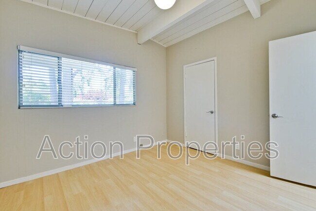 Building Photo - 3974 Duncan Pl