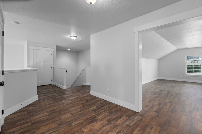 Building Photo - 7651 Scenic Maple Dr