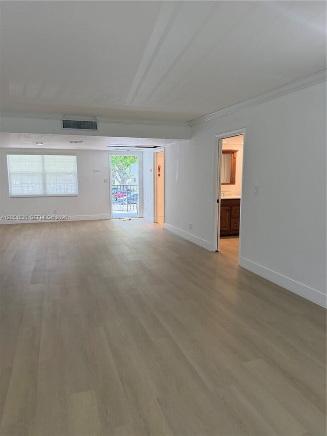 Building Photo - 4007 N Cypress Dr