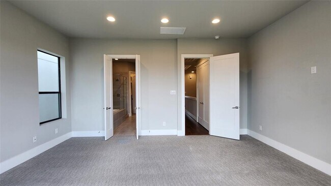 Building Photo - 5713 Larkin St