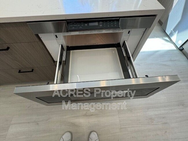 Building Photo - 9423 36th Ave SW