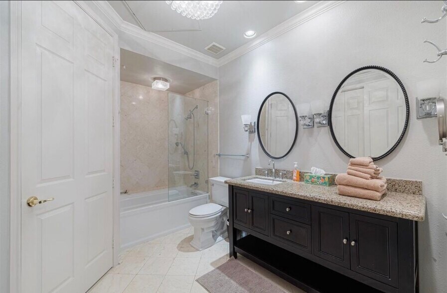 Building Photo - 2400 McCue Rd