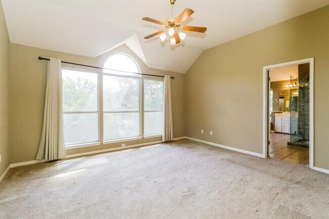 Building Photo - 6308 Clairmont Dr