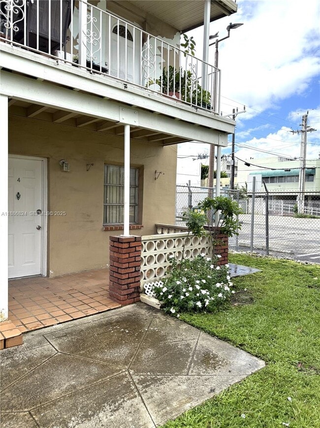 Building Photo - 1788 SW 7th St