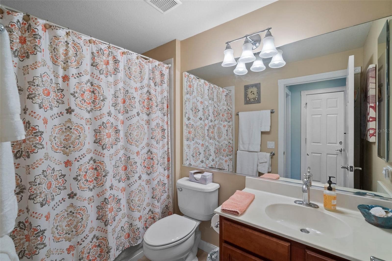 Building Photo - 2121 Burgos Dr