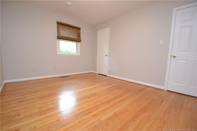 Building Photo - 806 Kingswood Dr