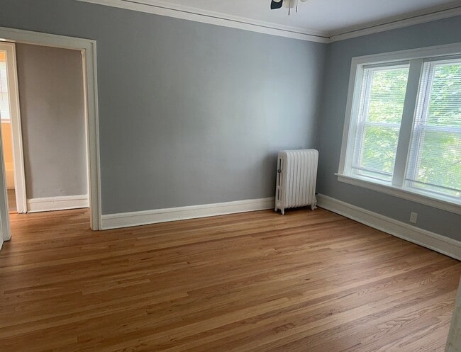 Building Photo - 2422 N Kilbourn Ave