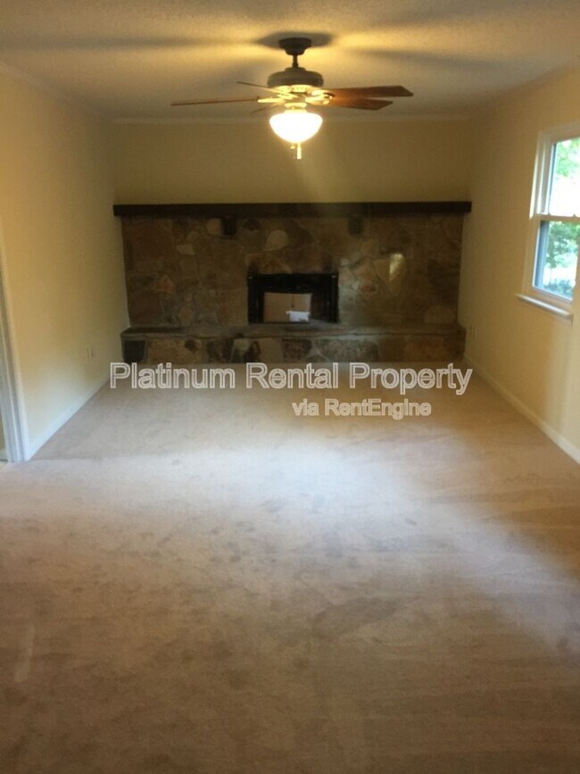 Building Photo - 9775 Loblolly Ln