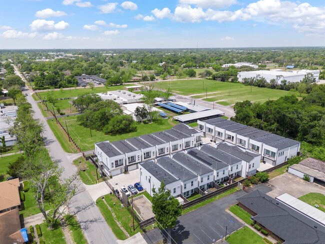 Building Photo - 4509 Whitney Pkwy
