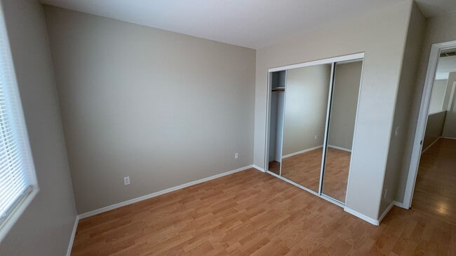 Building Photo - 41232 N Cambria Dr