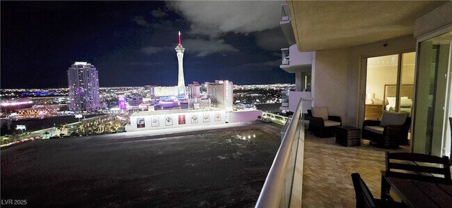 Building Photo - 2747 Paradise Rd