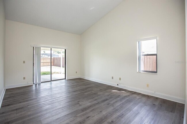 Building Photo - 4087 Waterview Loop