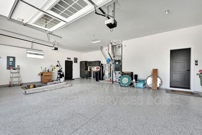 Building Photo - 6705 N Elmstone Way