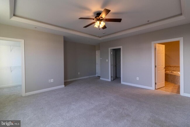 Building Photo - 323 Community Center Ave