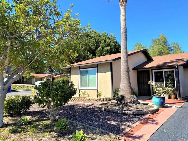 Building Photo - 4524 Royal Oak Dr