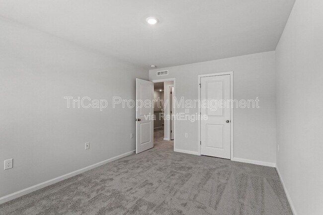 Building Photo - 1636 Singing Bird Trl